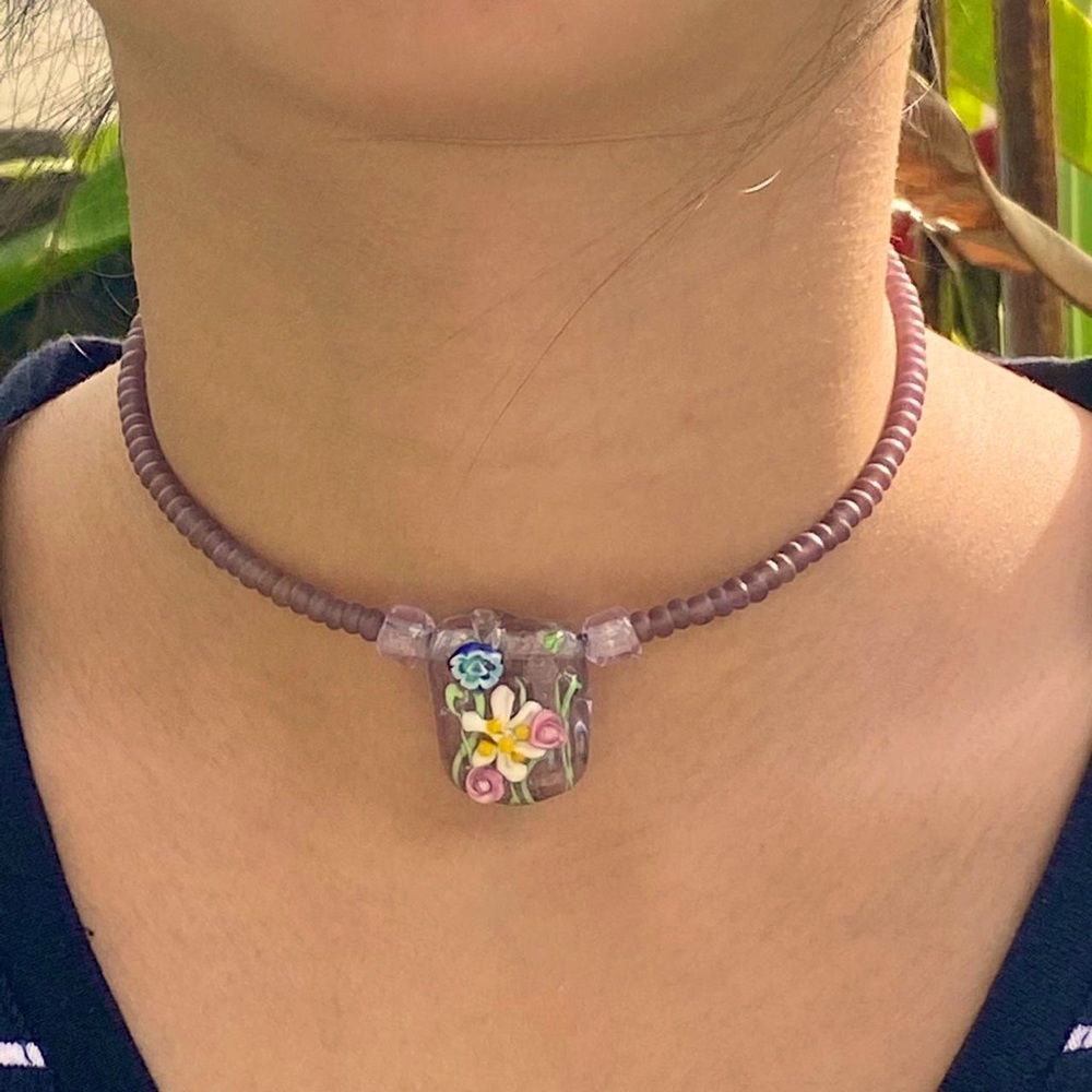 Vintage Adjustable Lavender Glass Beads and Glass Flower Pendant Choker Necklace